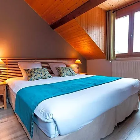 De La Croix Perrin Hotel 2*